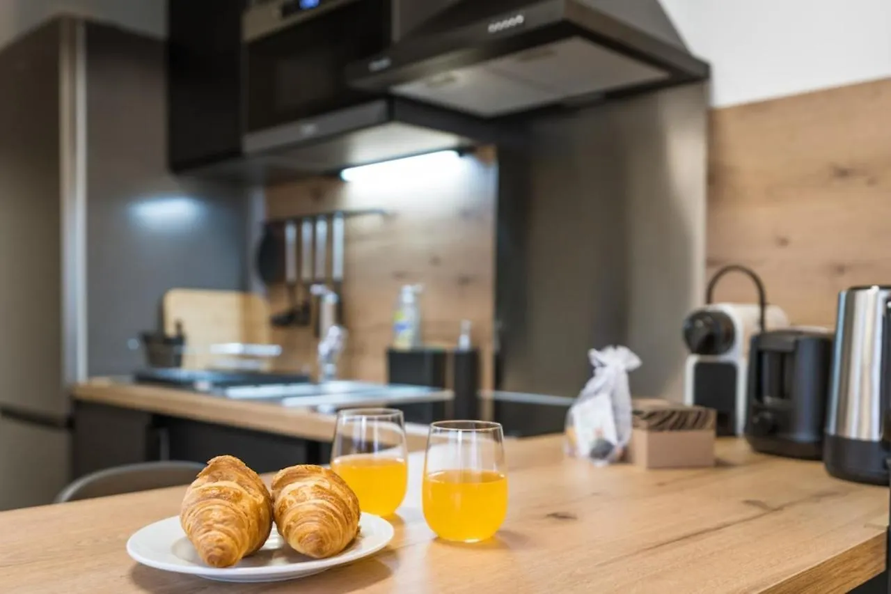 Superbe appartement en vieille ville et à 5 min à pied du lac ! Parking gratuit Annecy 0*,